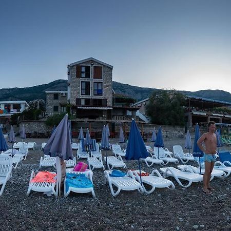 Apartments Galija Petrovac ภายนอก รูปภาพ