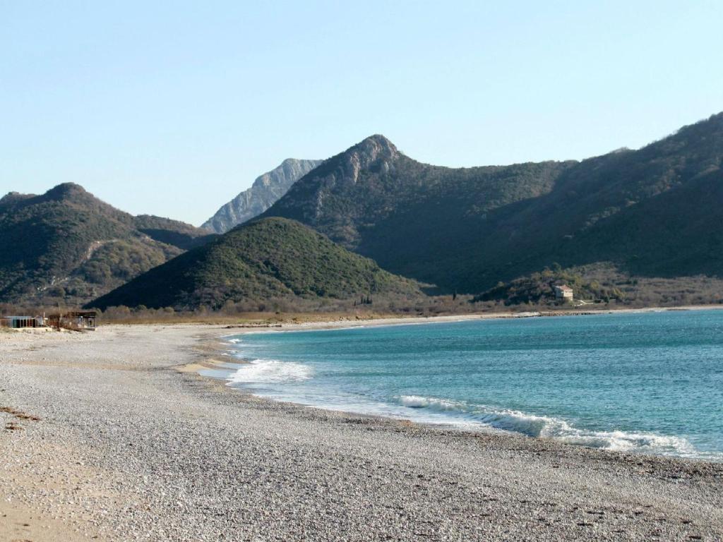 Apartments Galija Petrovac ภายนอก รูปภาพ