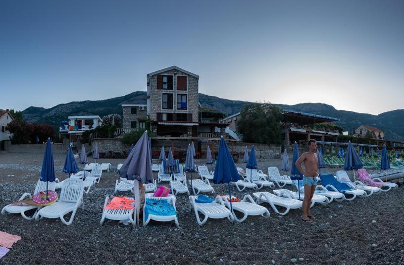 Apartments Galija Petrovac ภายนอก รูปภาพ