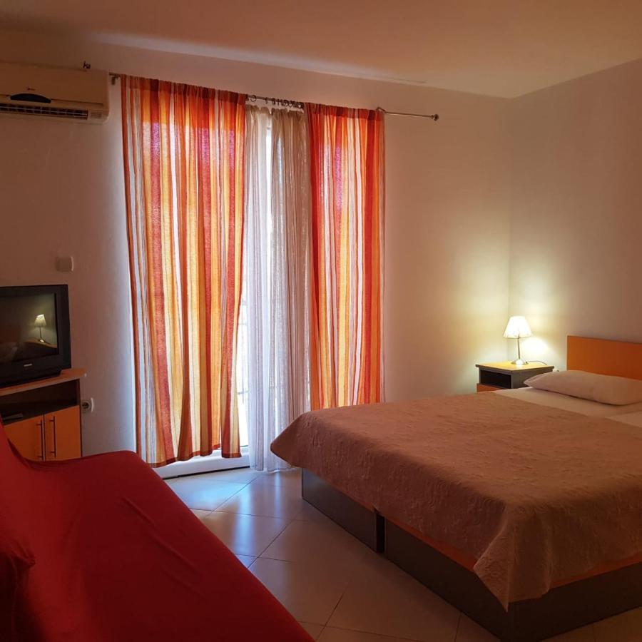 Apartments Galija Petrovac ภายนอก รูปภาพ